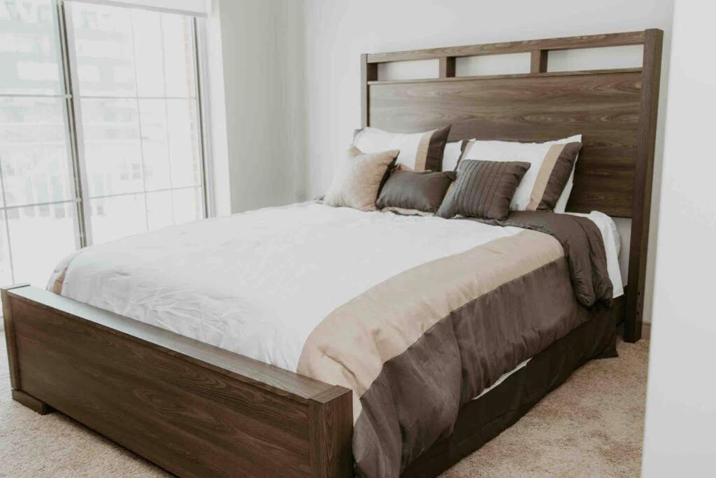 *** New Charming And Luxury Apartment In Downtown Columbus*** * Columbus