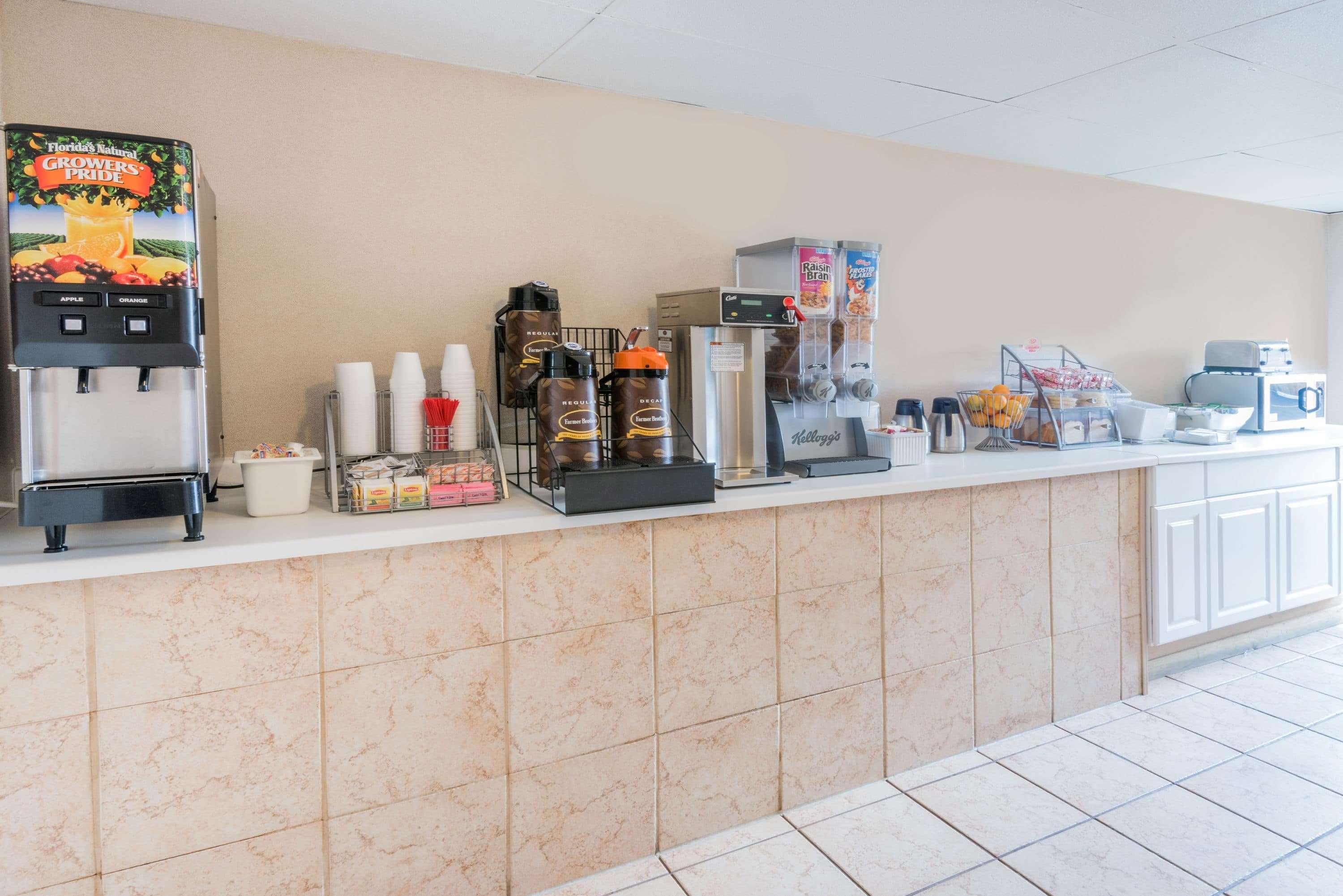 Super 8 By Wyndham Hotel Columbus
