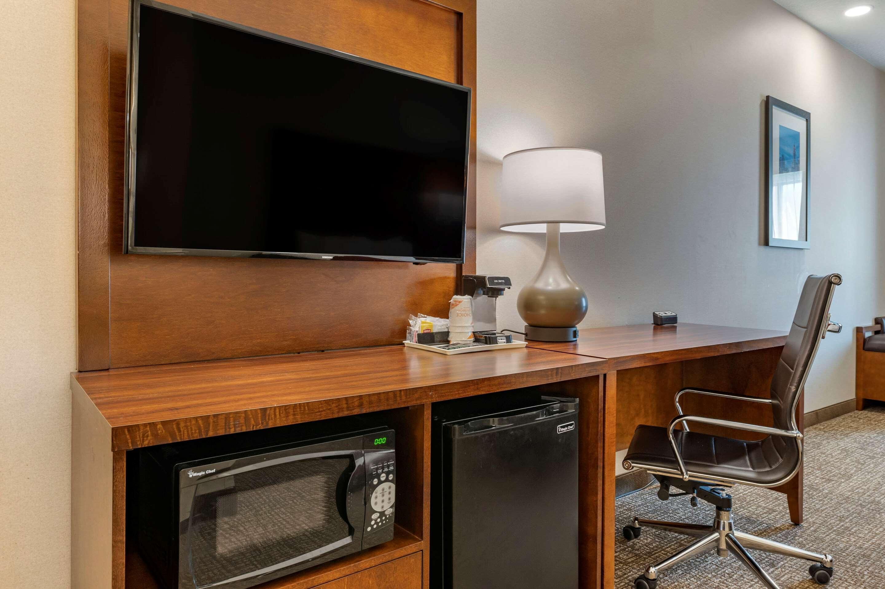 Comfort Airport Hotel Columbus