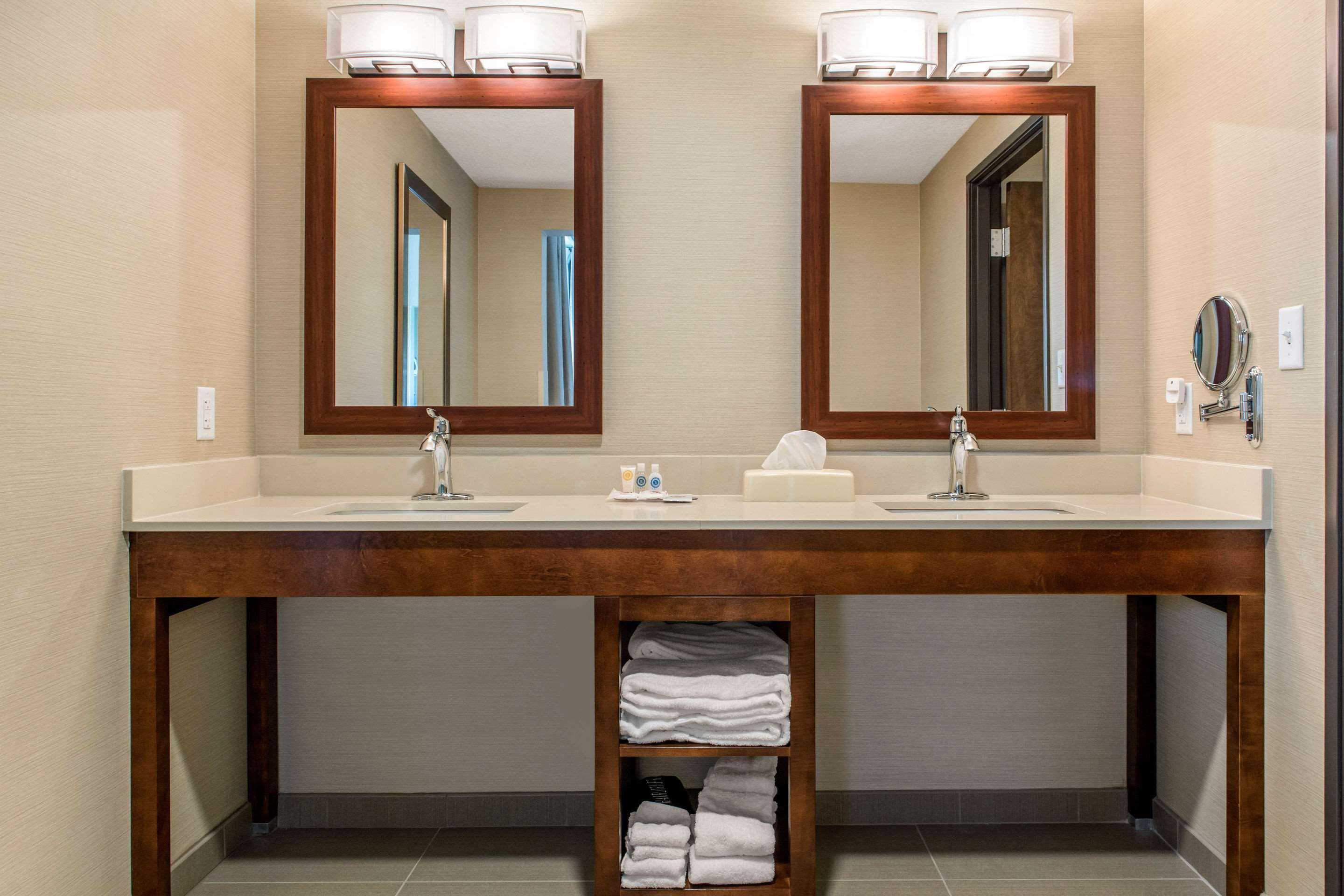 Comfort Airport Hotel 3*