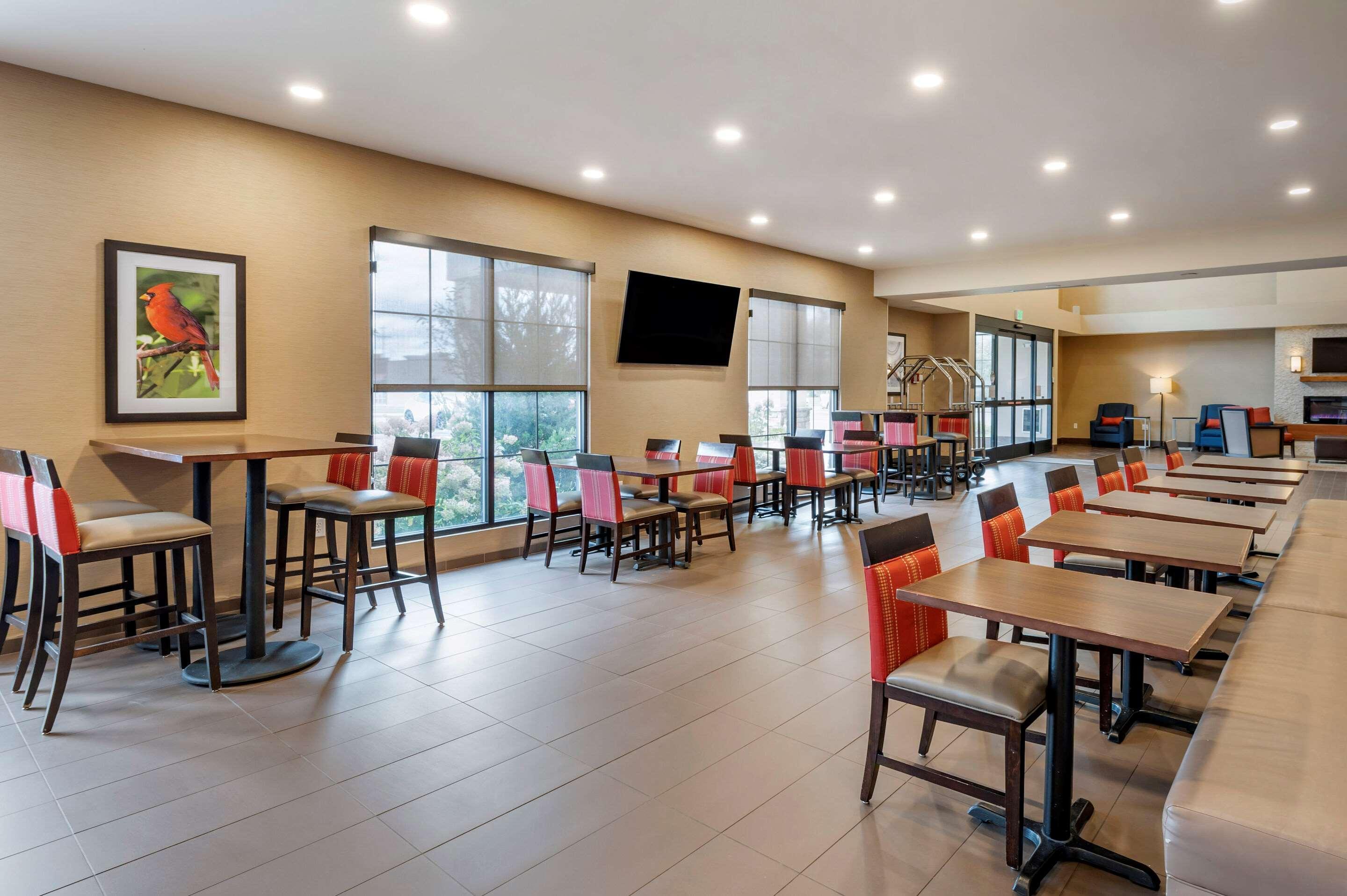 Hotel Comfort Airport Columbus