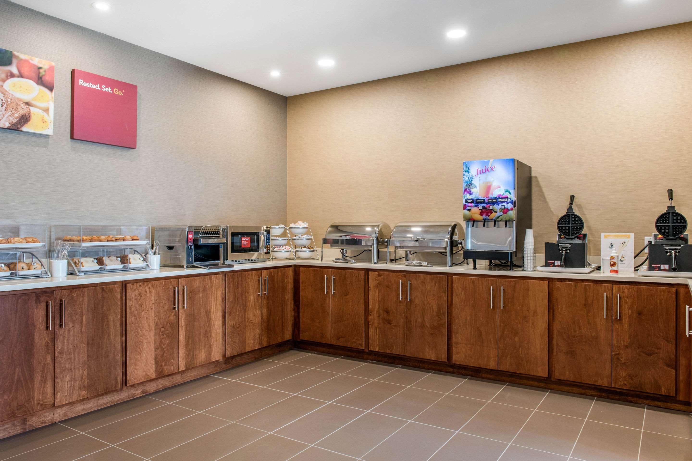 Hotel Comfort Airport 3*