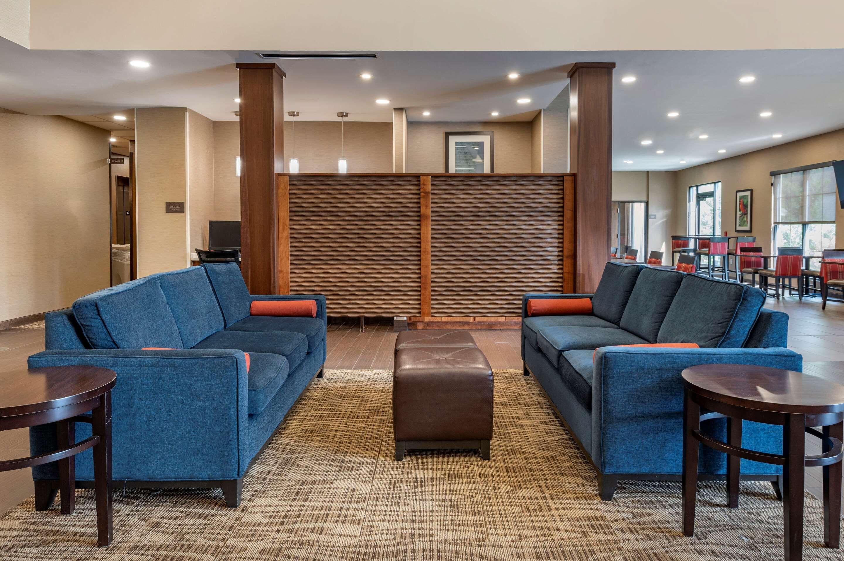 Comfort Airport Hotel 3*