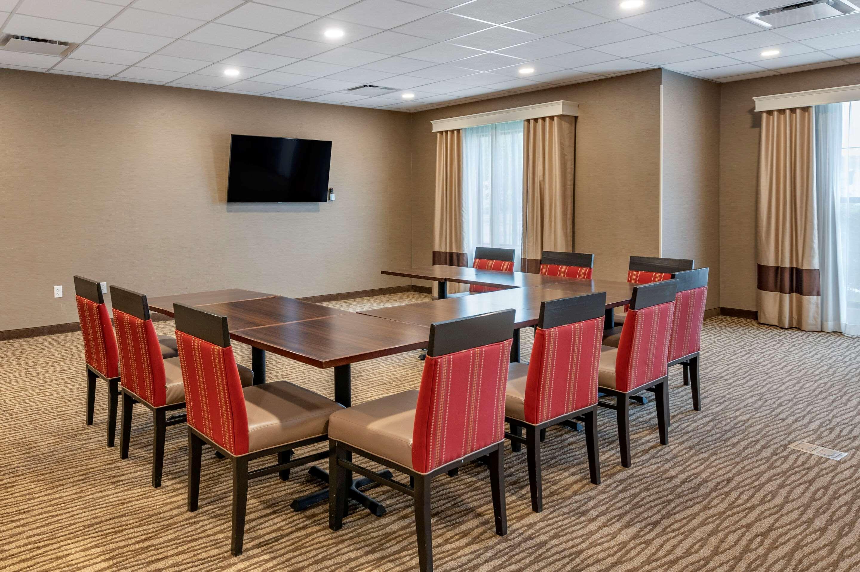 Comfort Airport Hotel Columbus