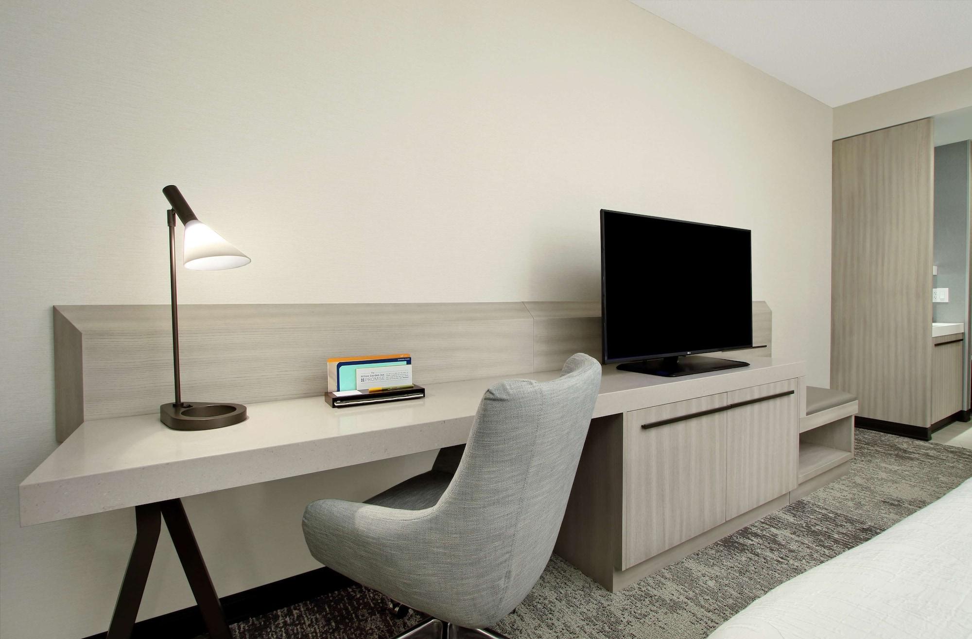 Hilton Garden Columbus-university Area Hotel 3*