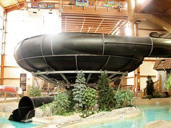Resort Rapids Indoor Waterpark Columbus