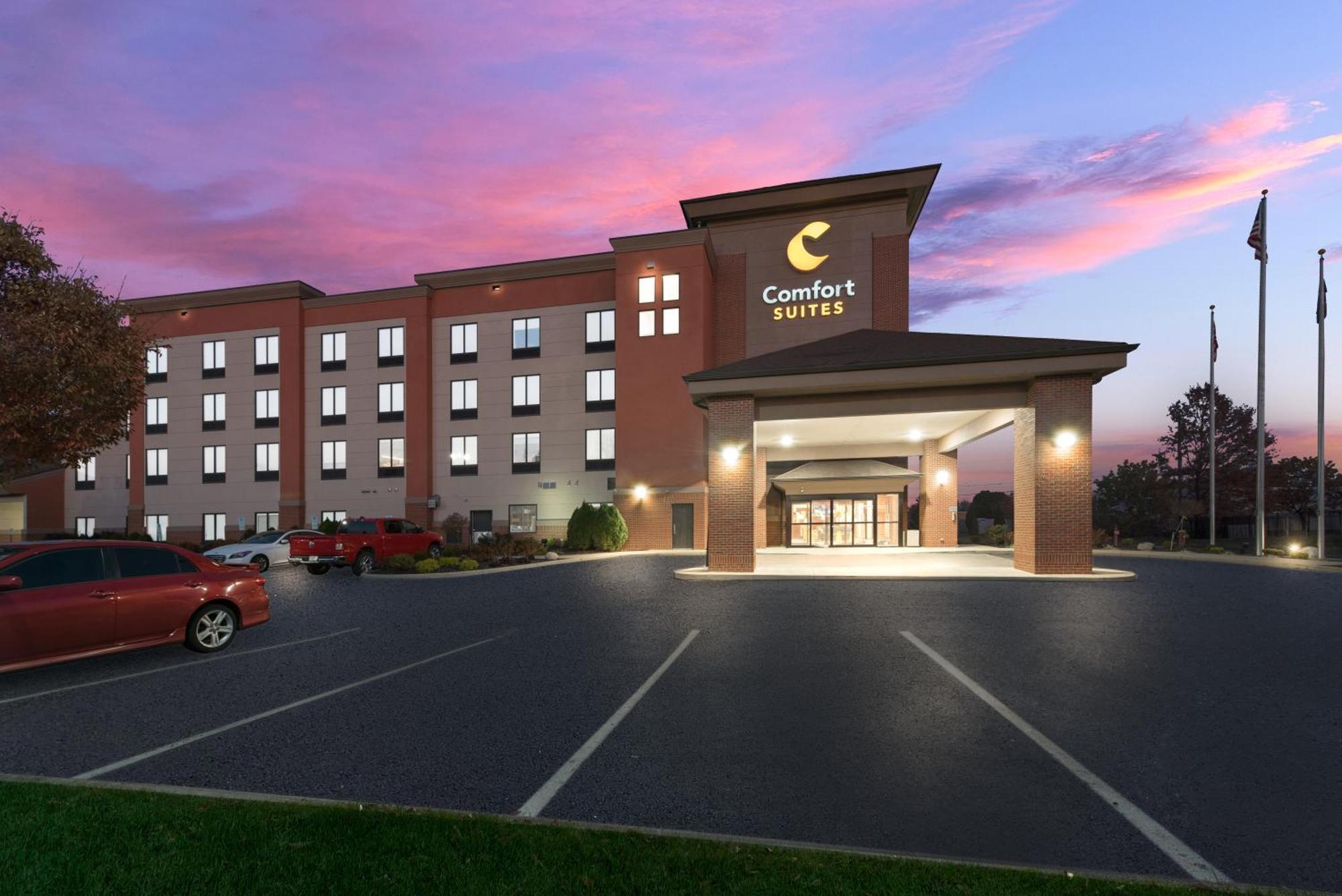 Comfort East Broad Hotel 3*