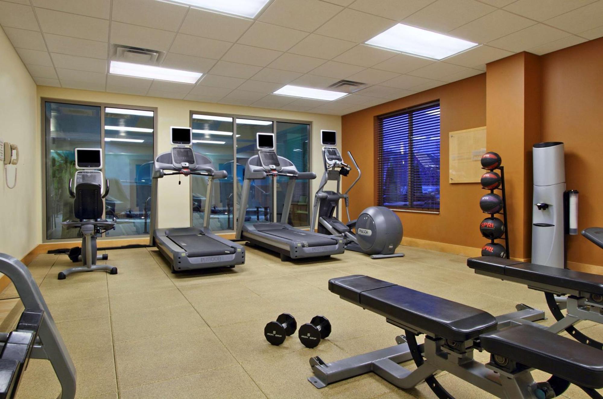Hilton Garden Columbus-university Area Hotel 3*