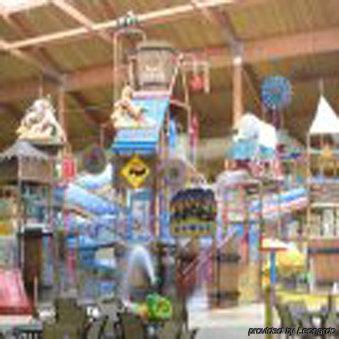 Resort Rapids Indoor Waterpark Columbus