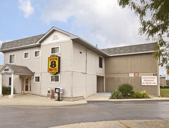Super 8 By Wyndham Hotel