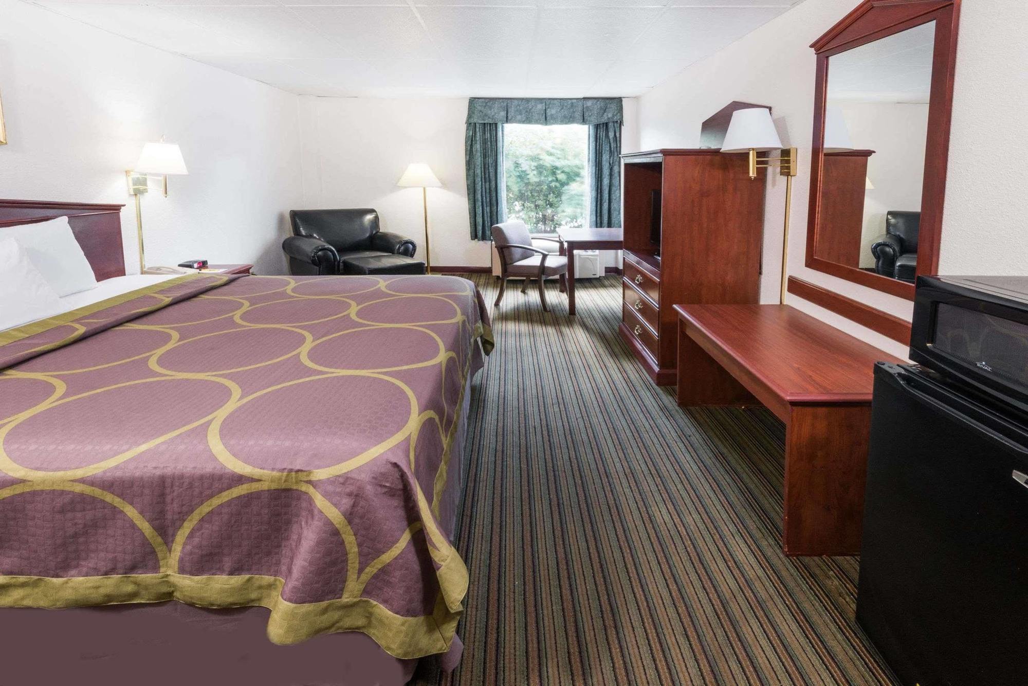 Super 8 By Wyndham Hotel