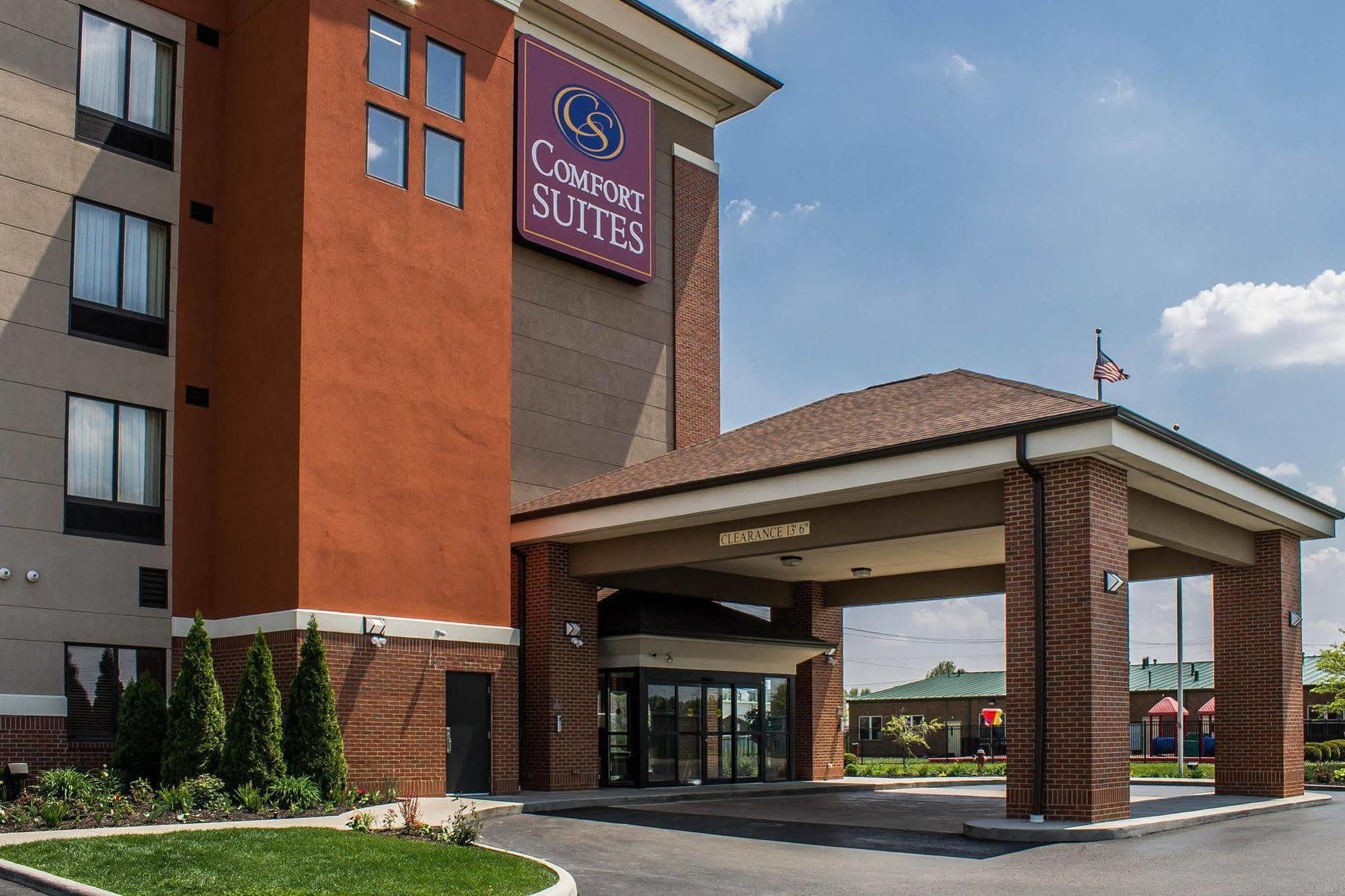 Comfort East Broad Hotel 3*