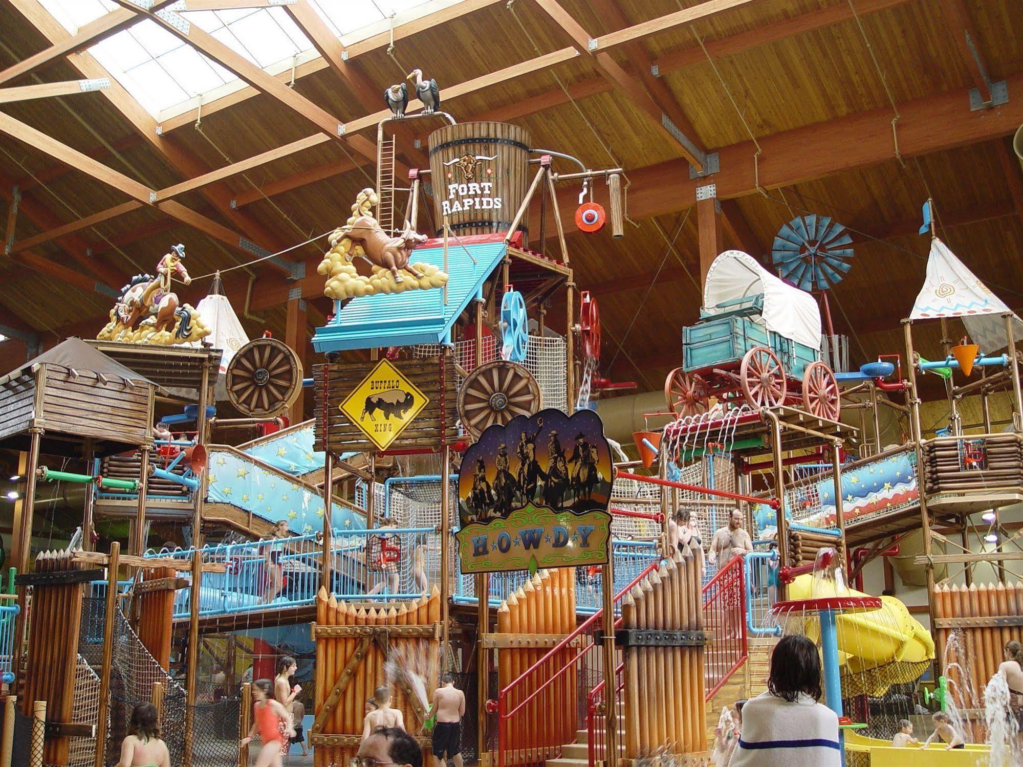 Resort Rapids Indoor Waterpark Columbus