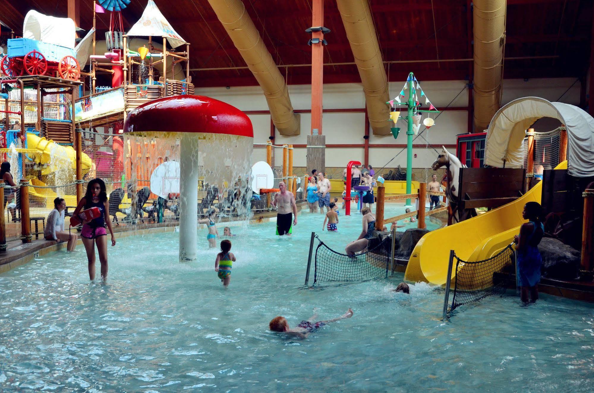 Rapids Indoor Waterpark 5* Columbus