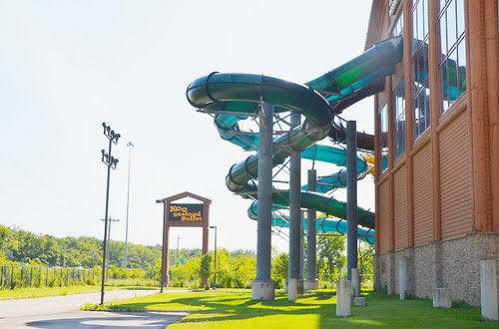 Rapids Indoor Waterpark 5*