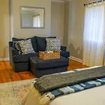 Franklin Park Condo 5 Mins From Airport, Walk To Conservatory