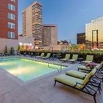 King Suite + 2 Queen Bed - Heart Of Downtown