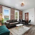 Housepitality - City View Loft - German Village