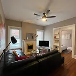 2 Bedroom Totally Renovated And Chic
