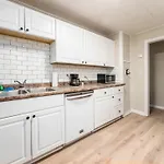 Housepitality - The Osu Mansion- Osu Sleeps 20