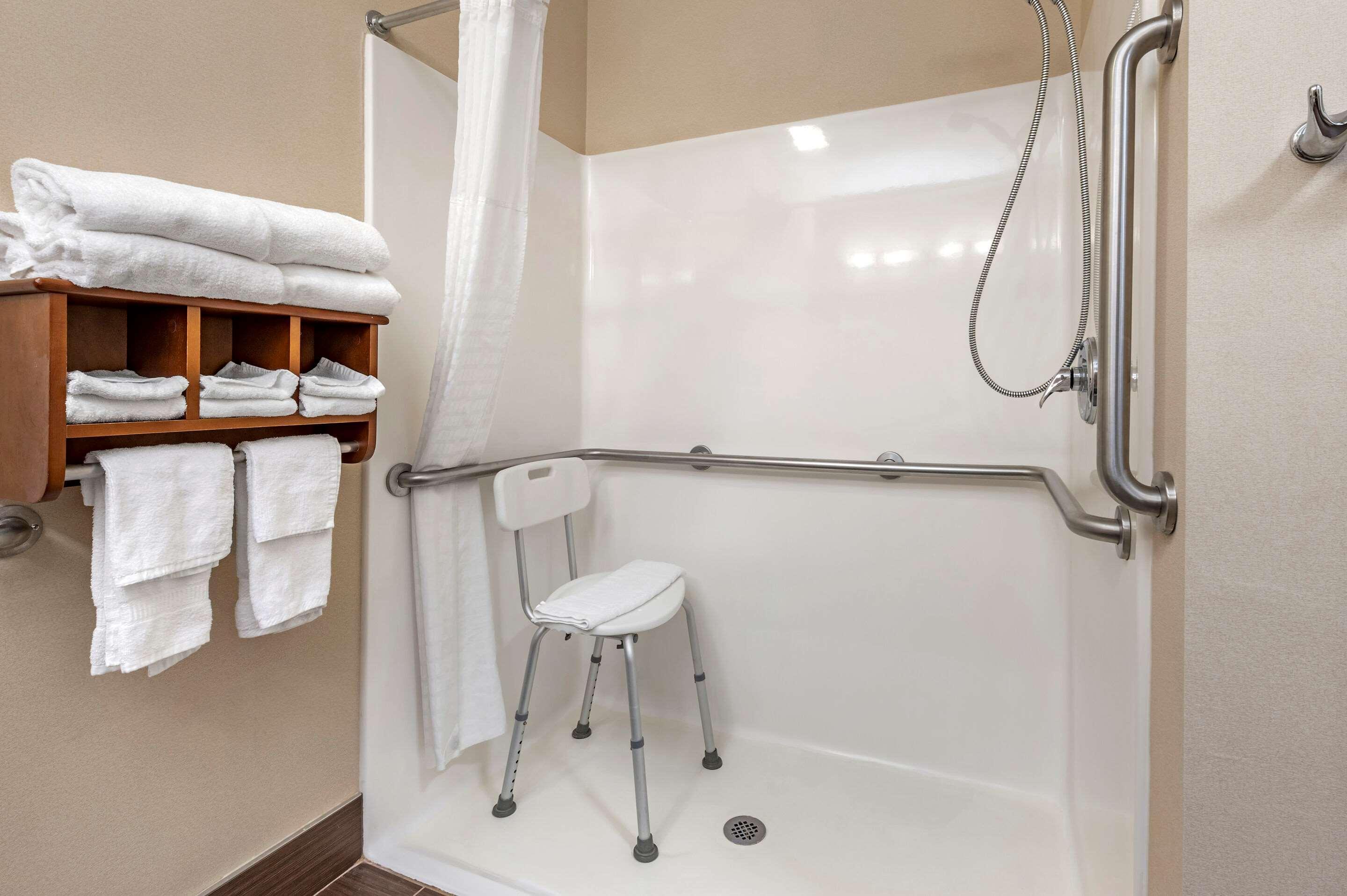 Comfort West - Hilliard Hotel