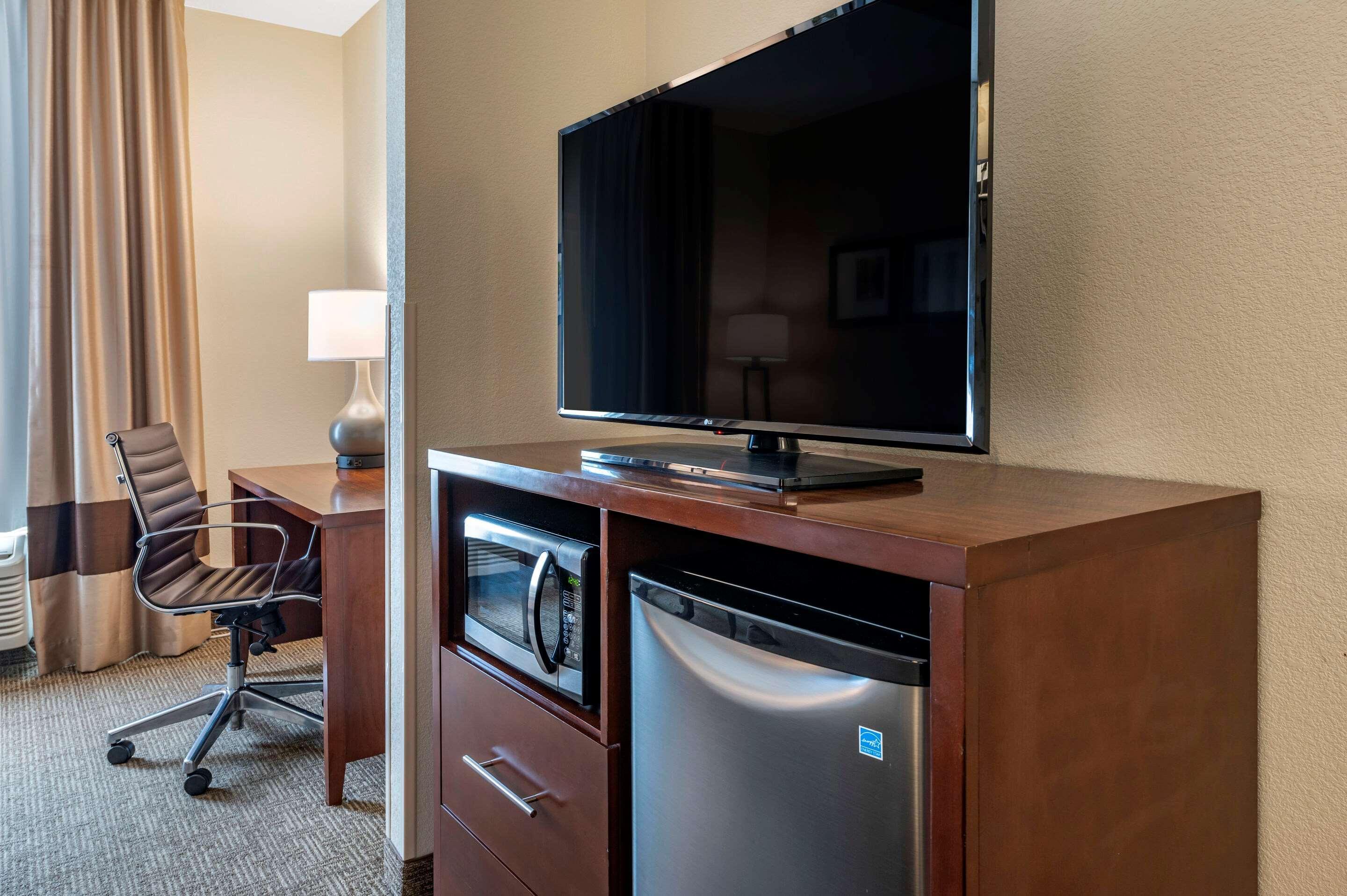 Hotel Comfort West - Hilliard Columbus