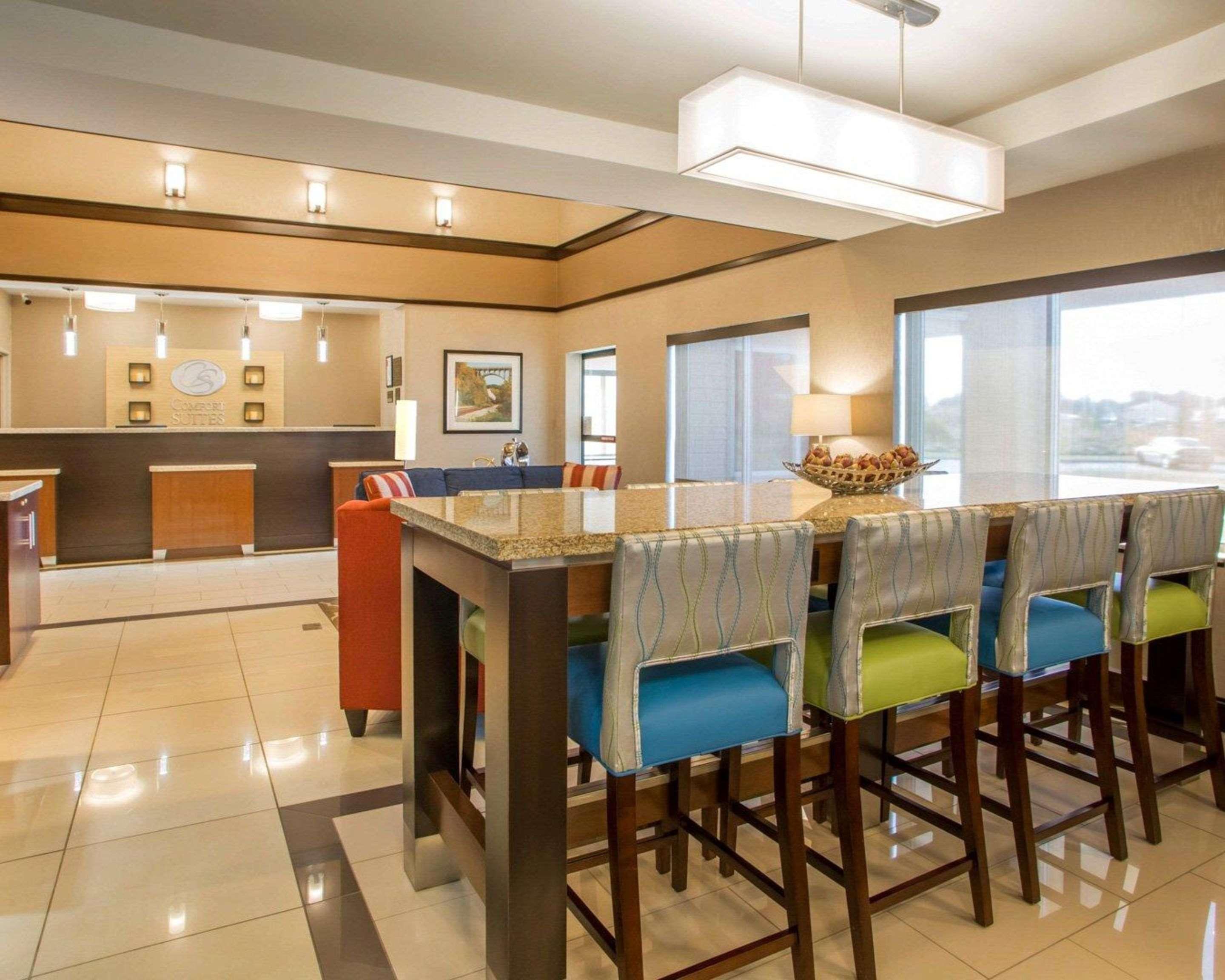 Comfort West - Hilliard Hotel