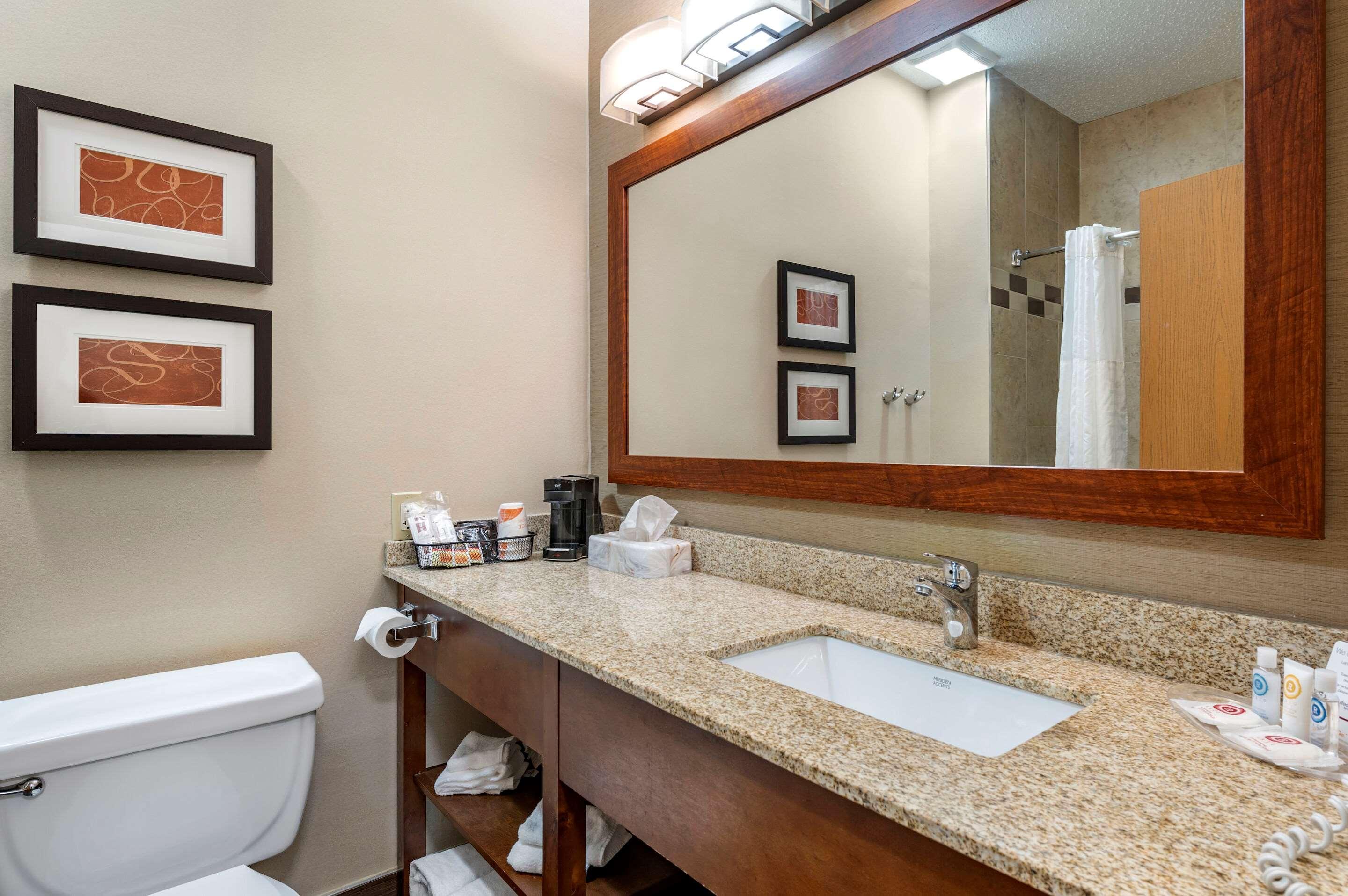 Hotel Comfort West - Hilliard Columbus