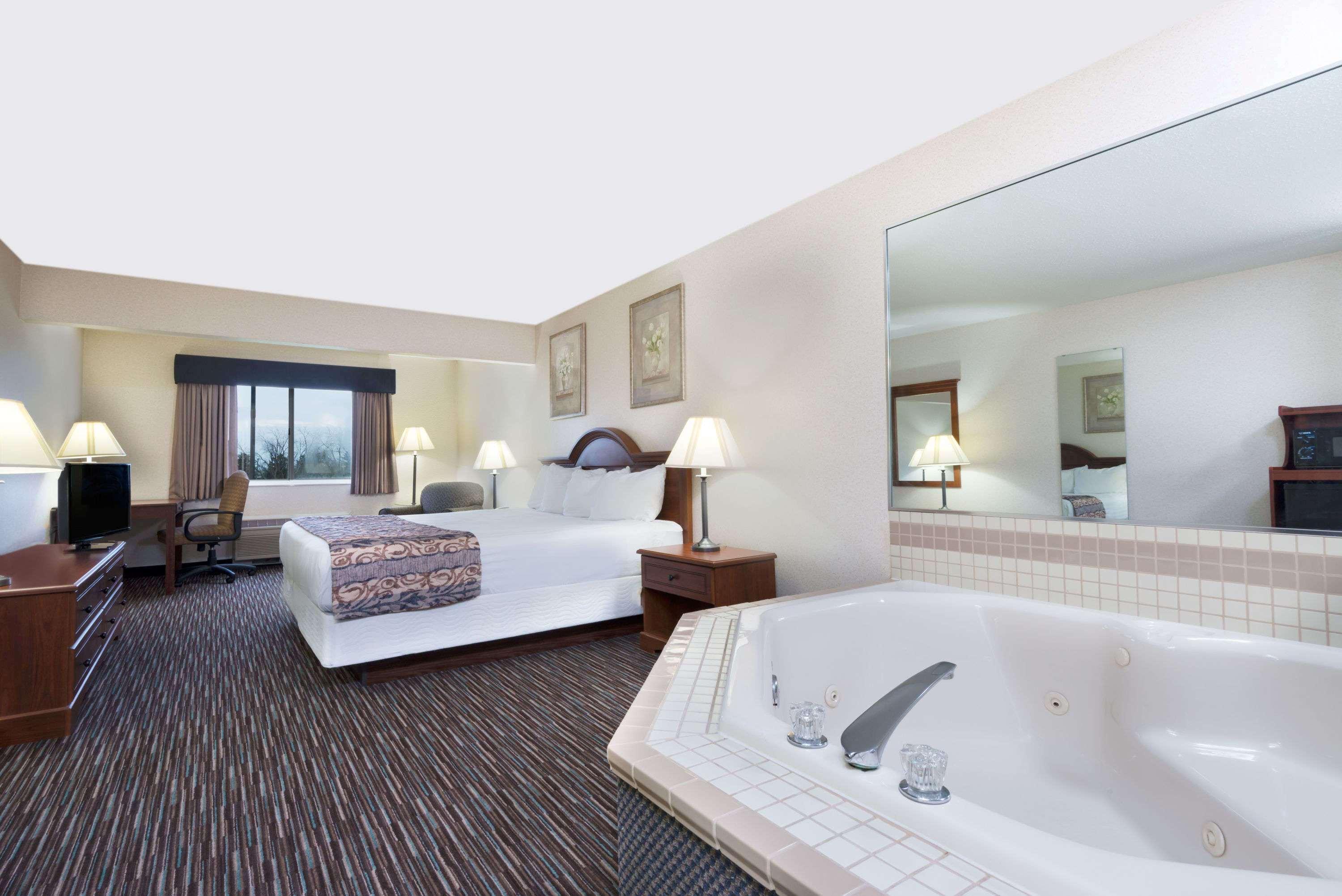 Baymont By Wyndham Columbus/rickenbacker