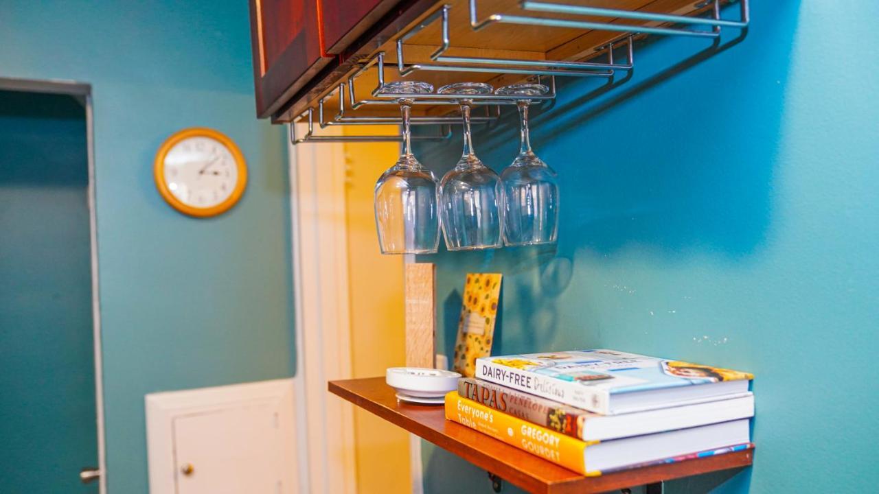 Franklin Park 5 Mins From Airport, Walk To Conservatory Apartment