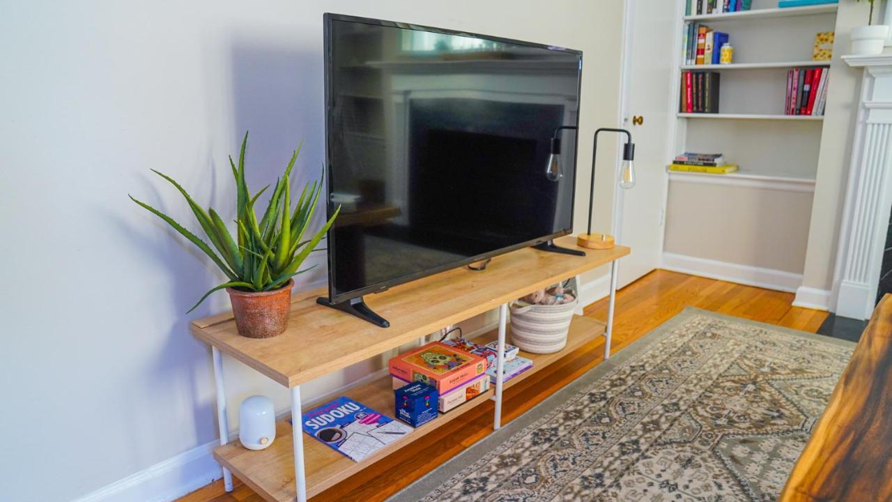 Apartment Franklin Park 5 Mins From Airport, Walk To Conservatory *