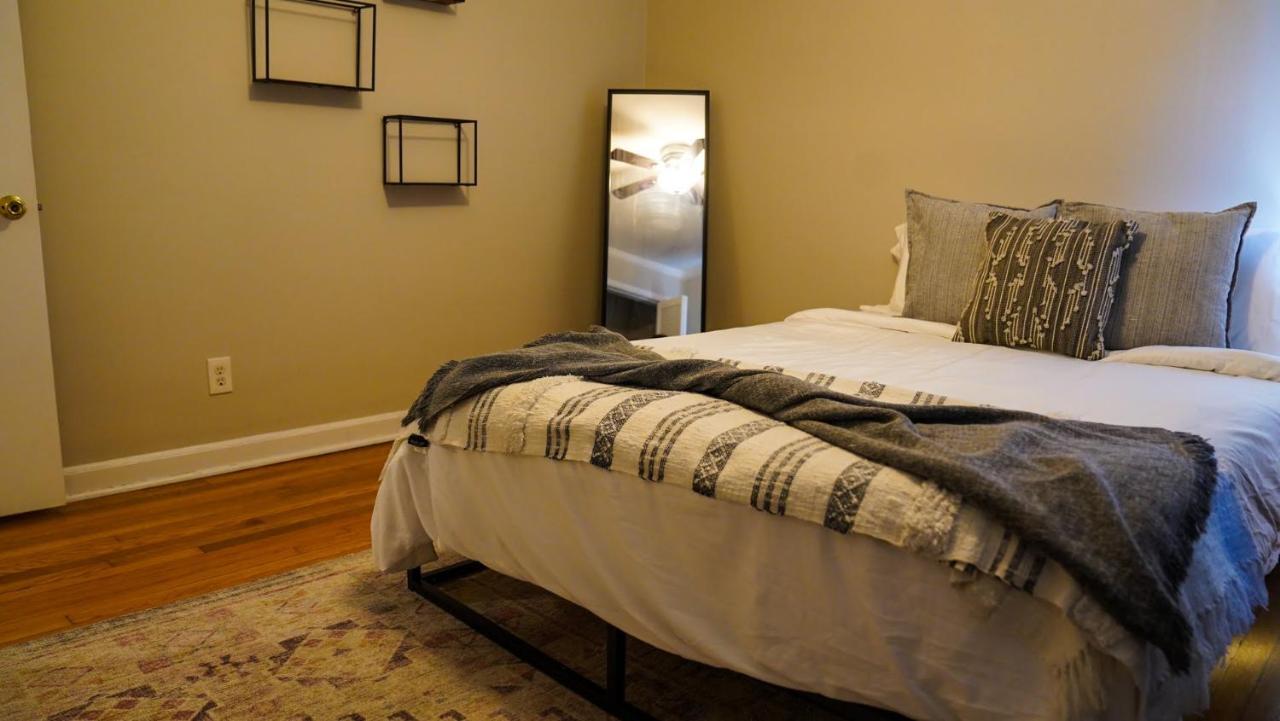 Franklin Park 5 Mins From Airport, Walk To Conservatory