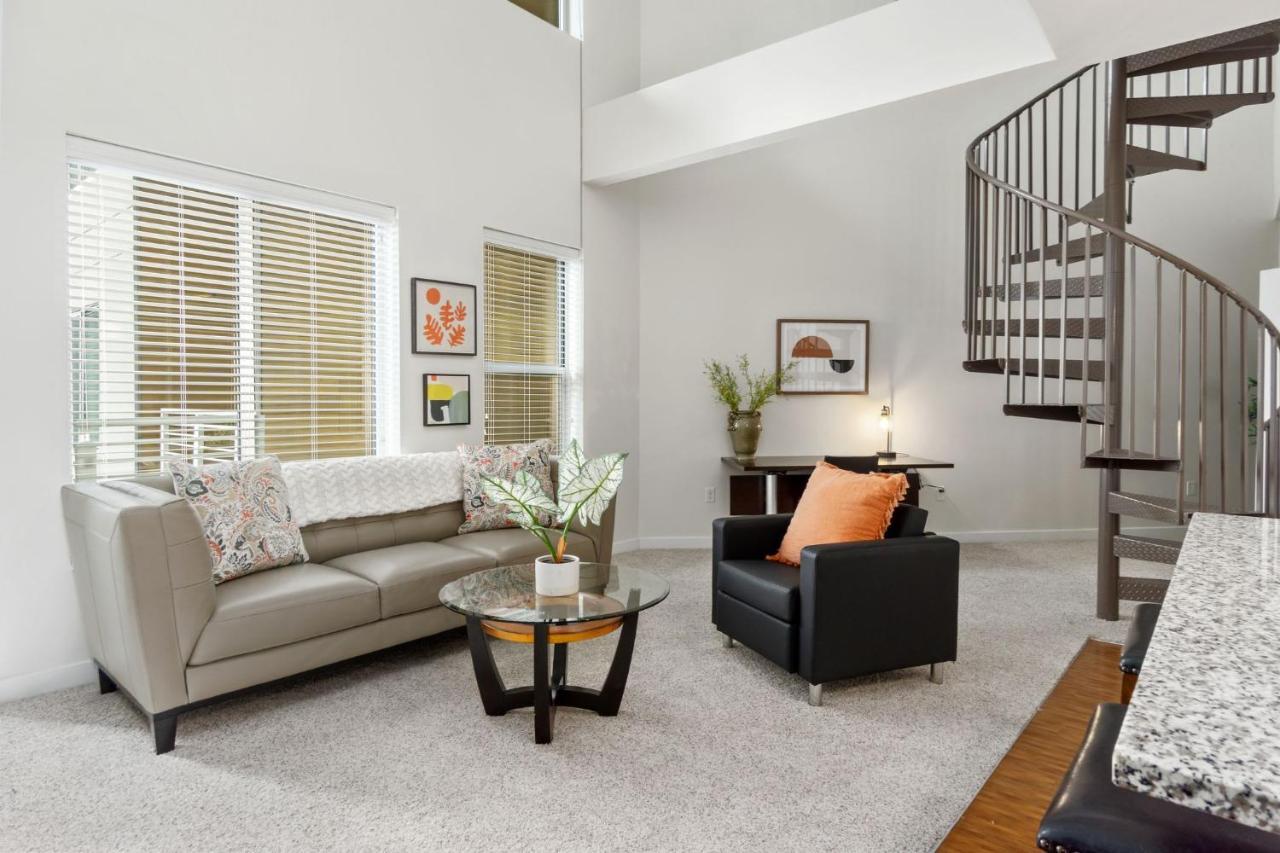 Luxury Lofted 1 Bed Unit With Hot Tub And Pool Columbus