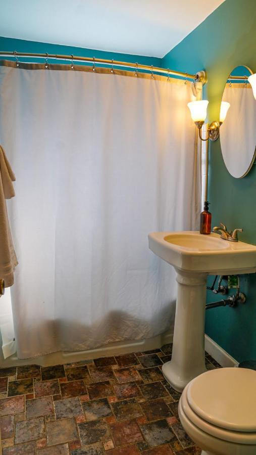 Franklin Park 5 Mins From Airport, Walk To Conservatory Columbus