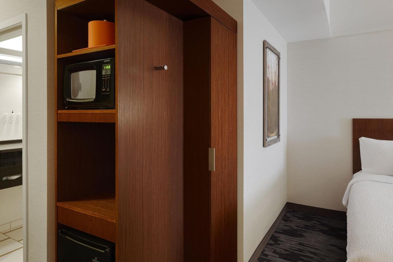Hotel Fairfield & By Marriott Airport