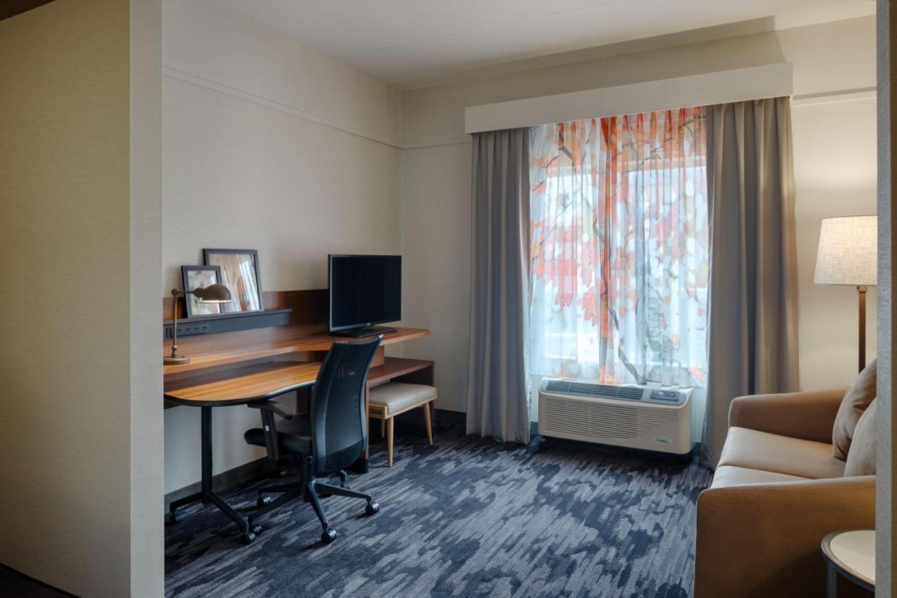 Hotel Fairfield & By Marriott Airport 3*