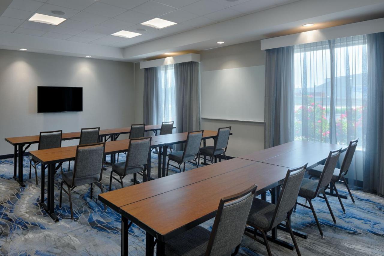 Fairfield & By Marriott Airport Hotel 3*