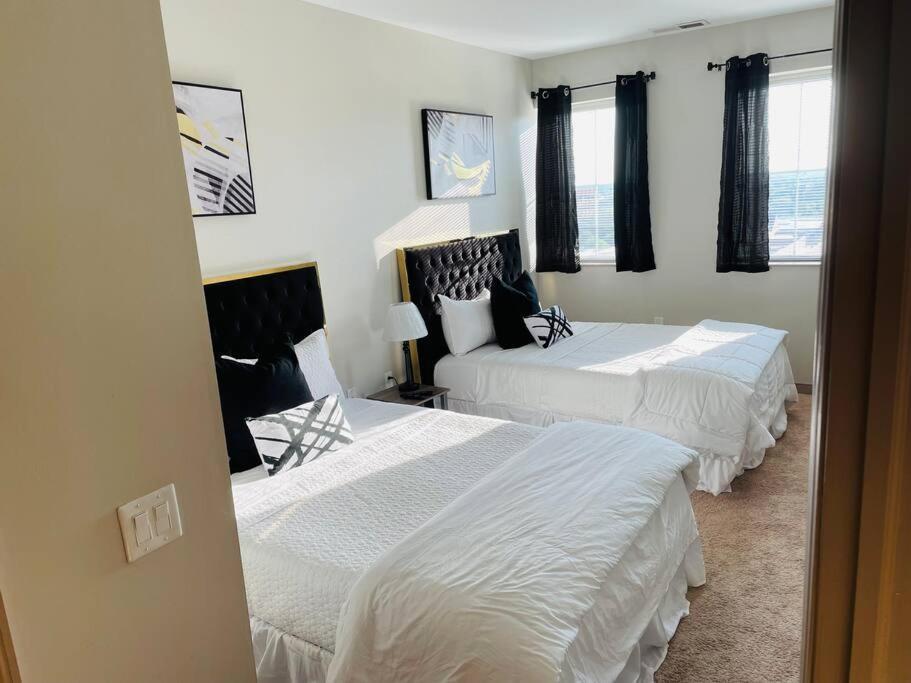 King + 2 Queen Bed - Heart Of Downtown Apartment Columbus