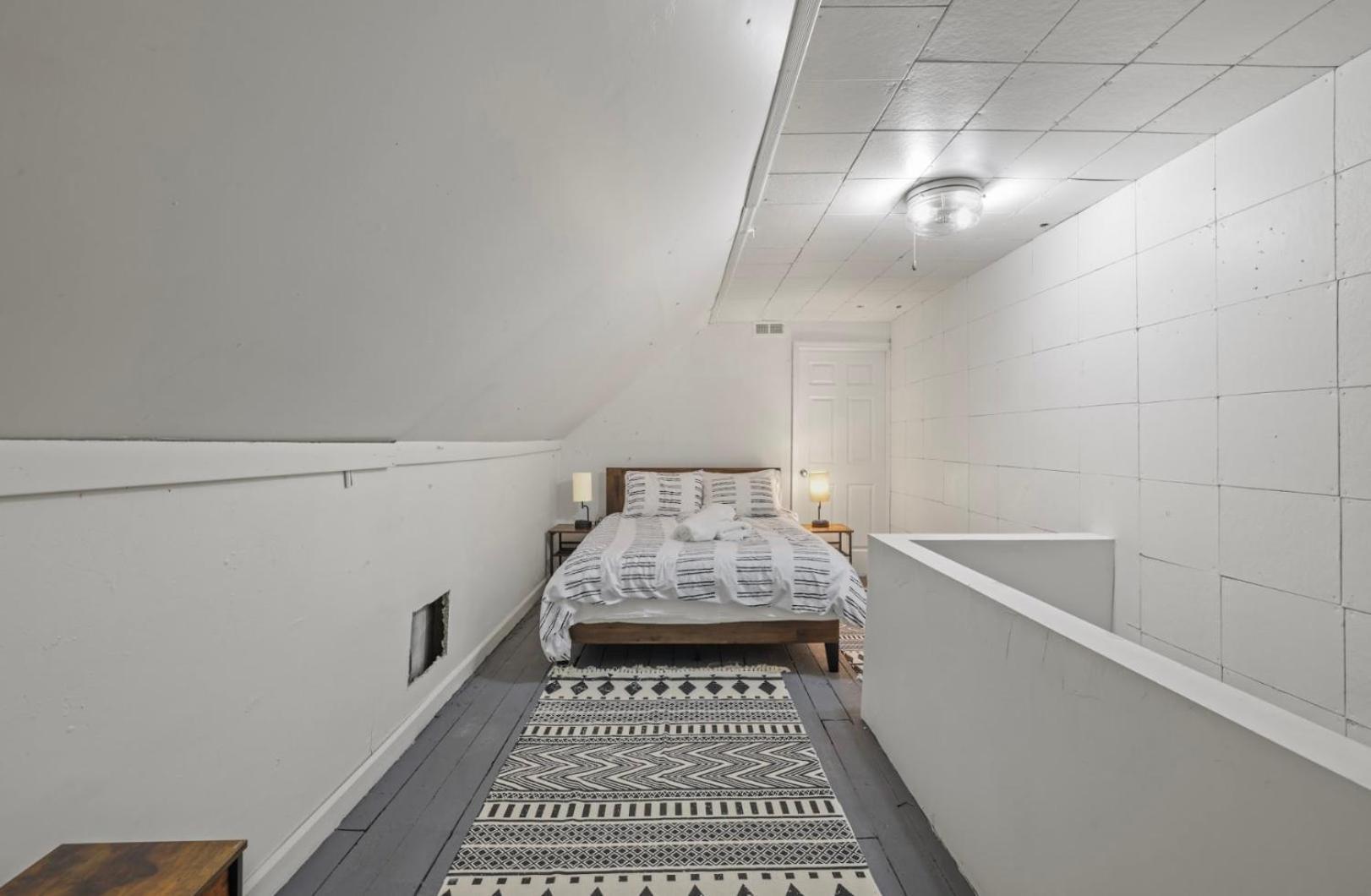 Housepitality - View Loft - German Village * Columbus