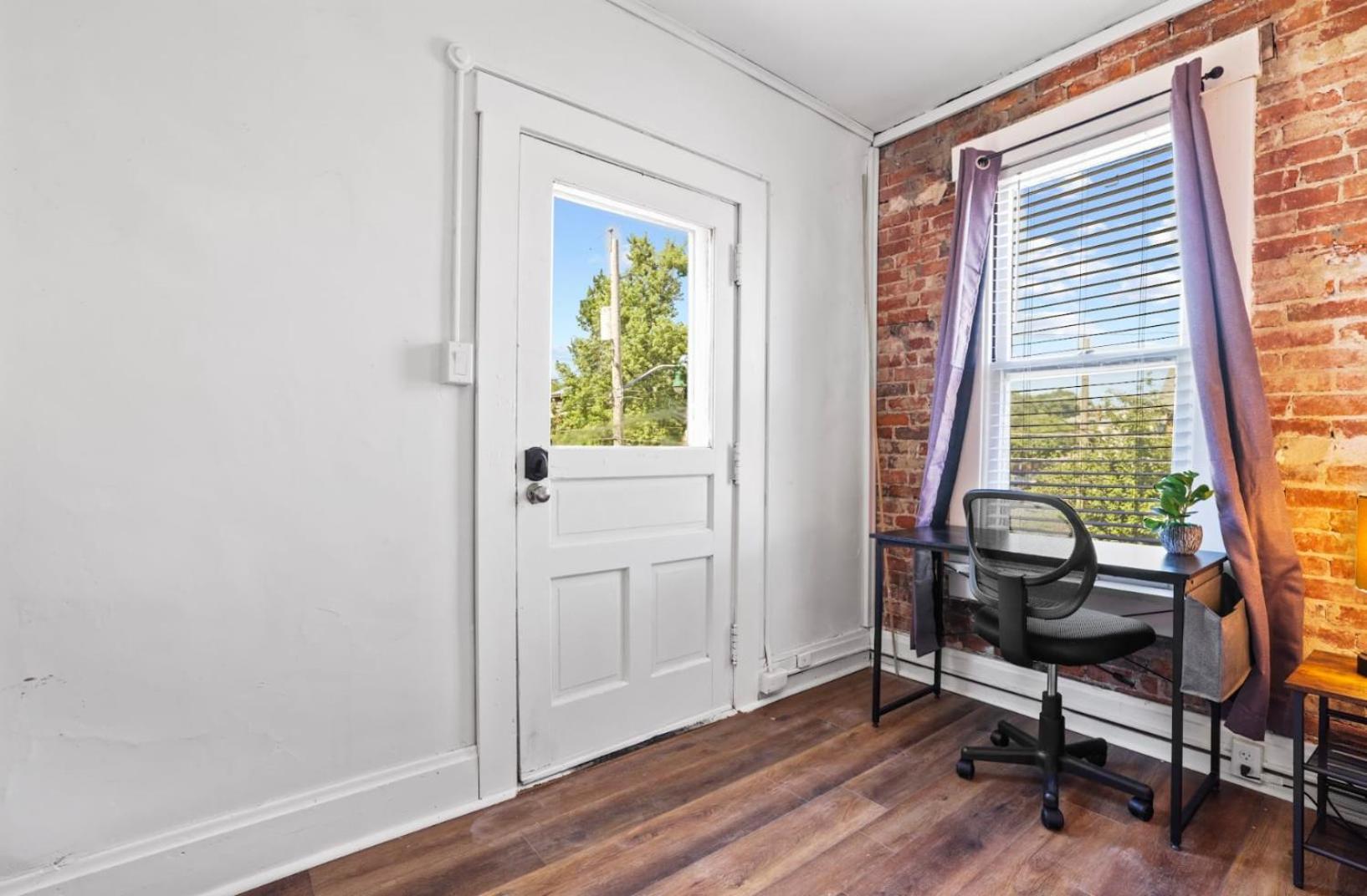 Housepitality - View Loft - German Village Apartment