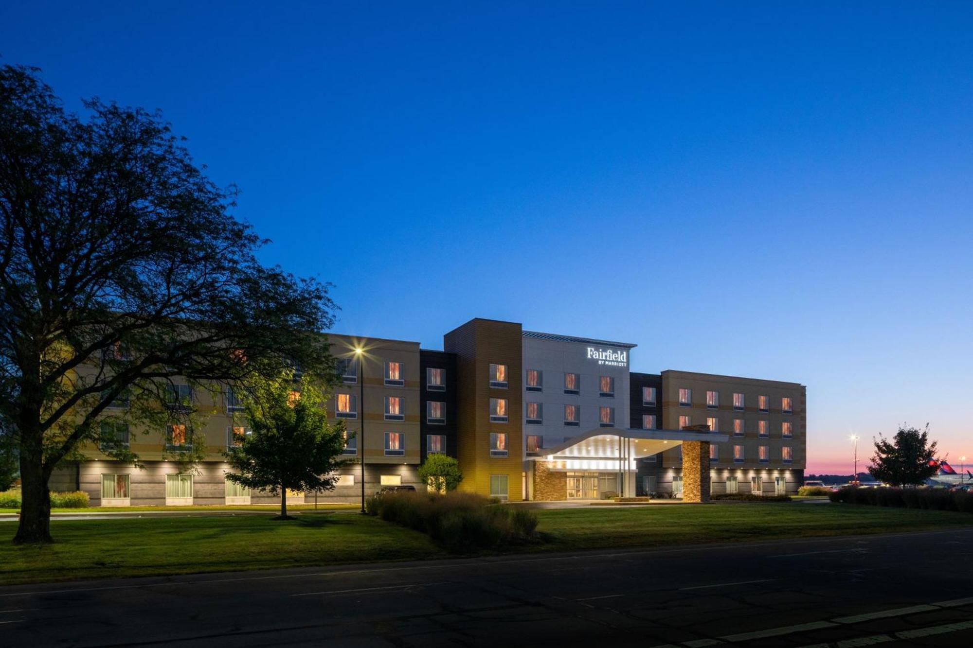 Fairfield & By Marriott Airport Hotel Columbus