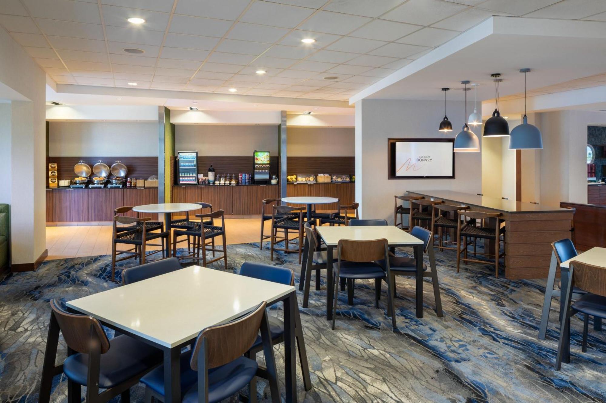 Hotel Fairfield & By Marriott Airport Columbus