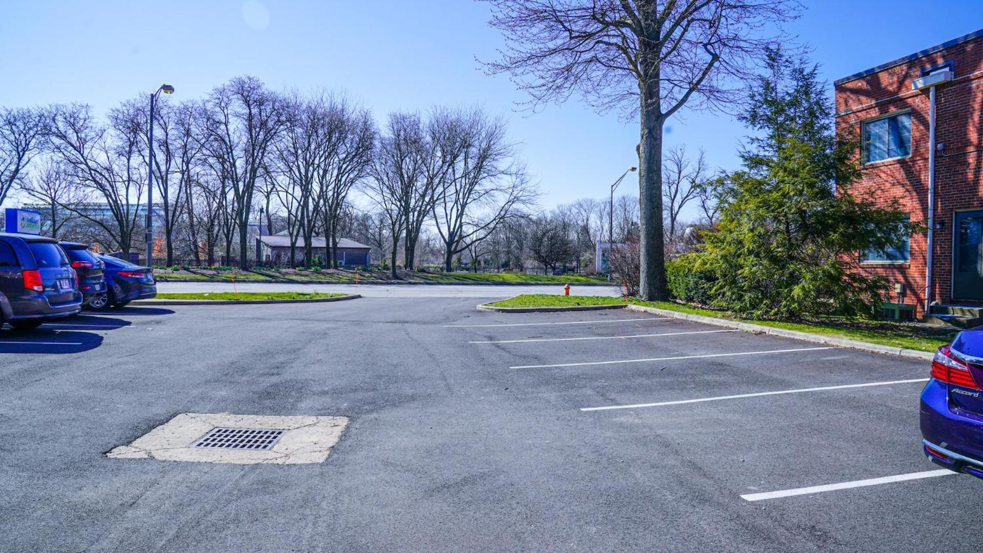 Franklin Park 5 Mins From Airport, Walk To Conservatory Apartment
