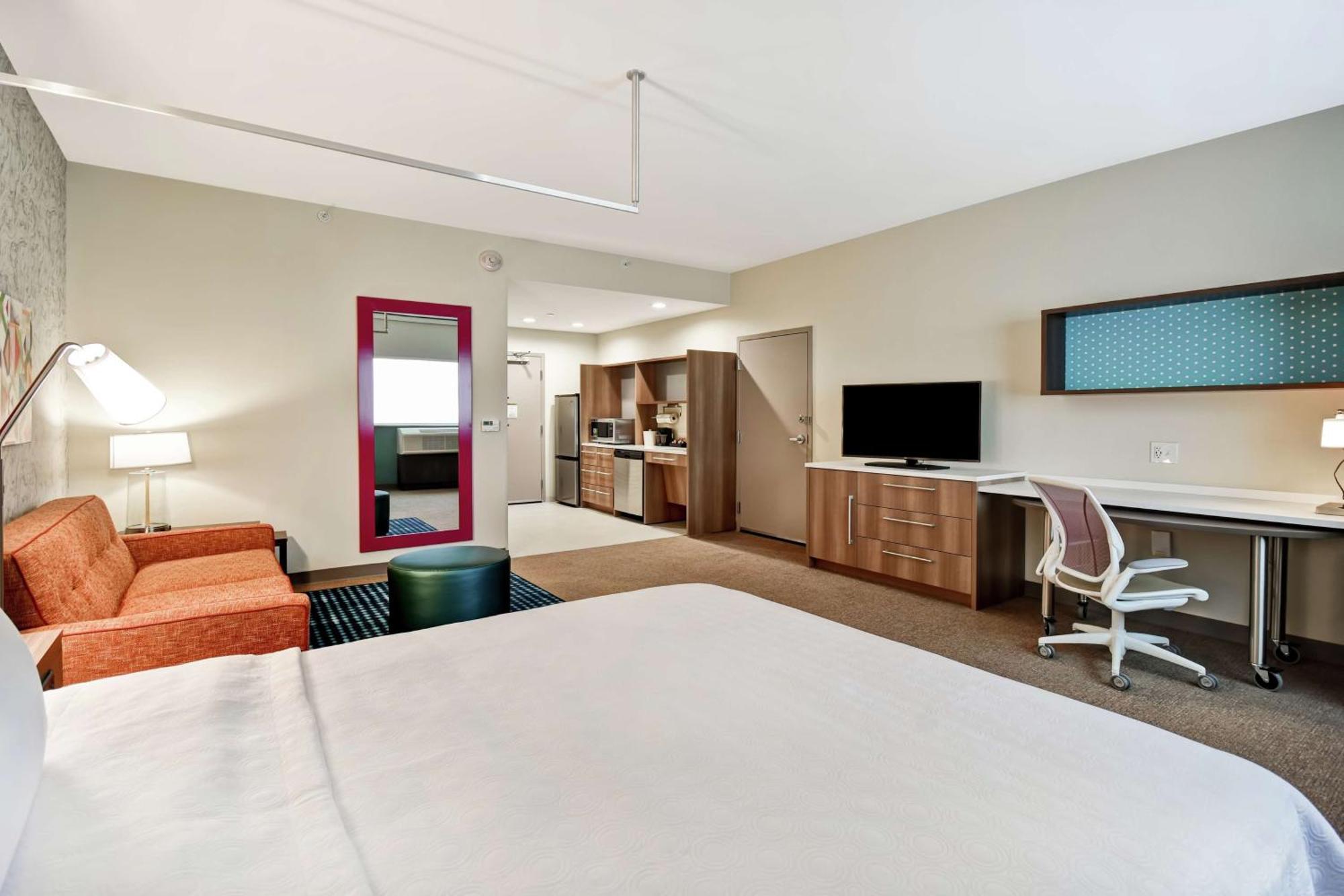 Home2 By Hilton Downtown 3*