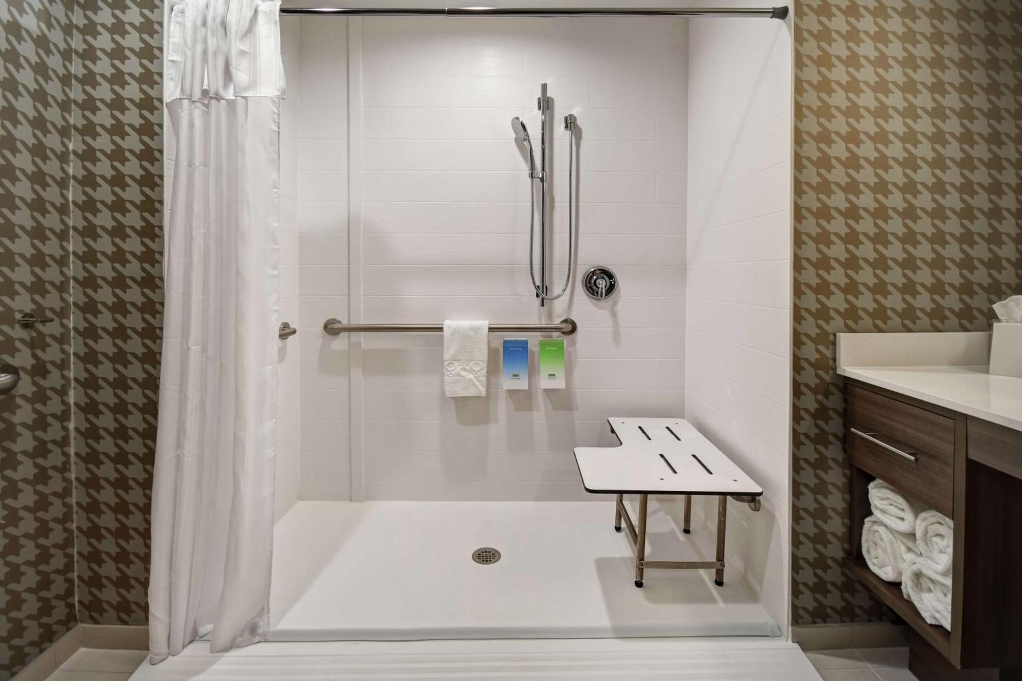Home2 By Hilton Downtown Hotel 3*