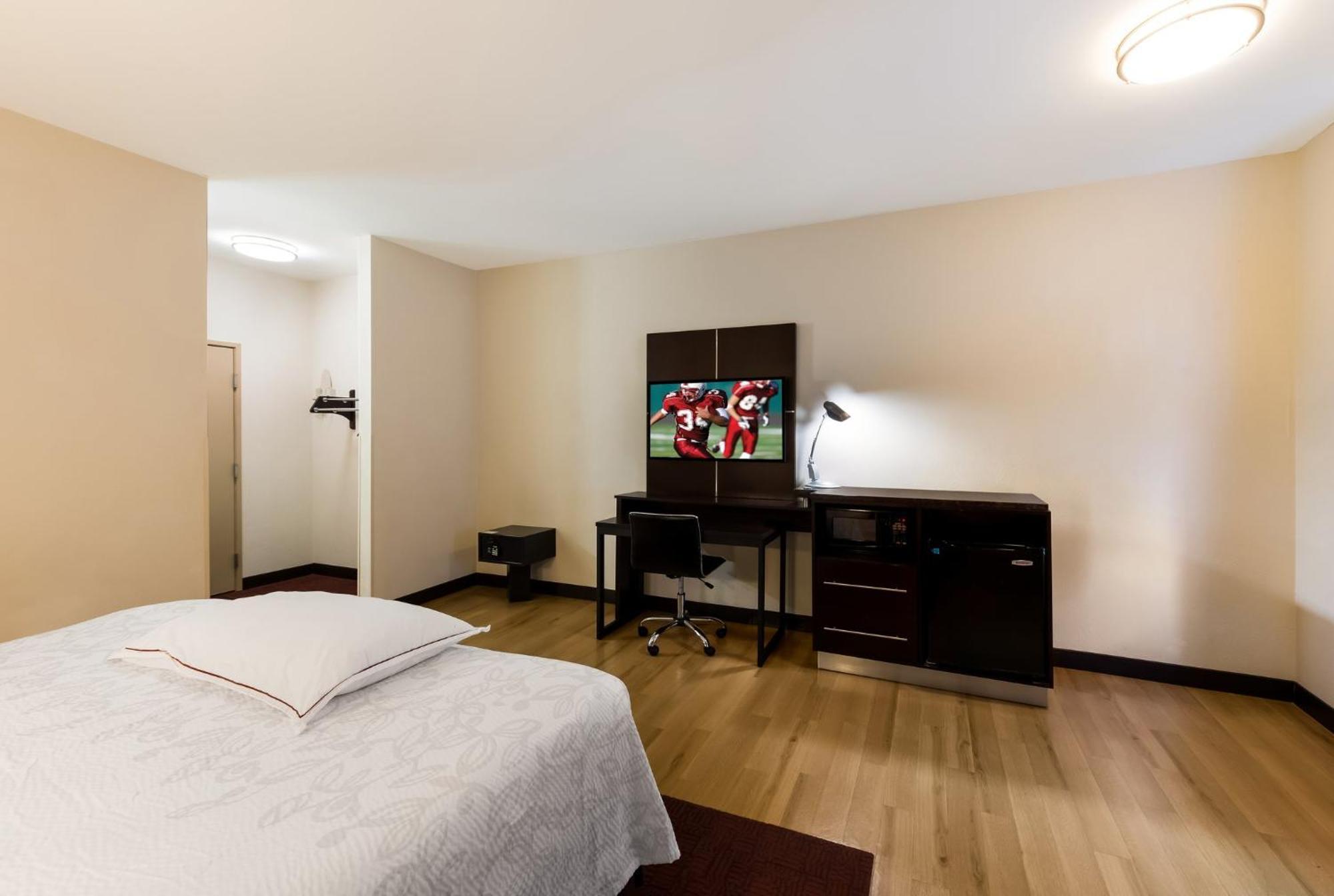 Red Roof Plus+ Downtown - Convention Center Hotel 3*