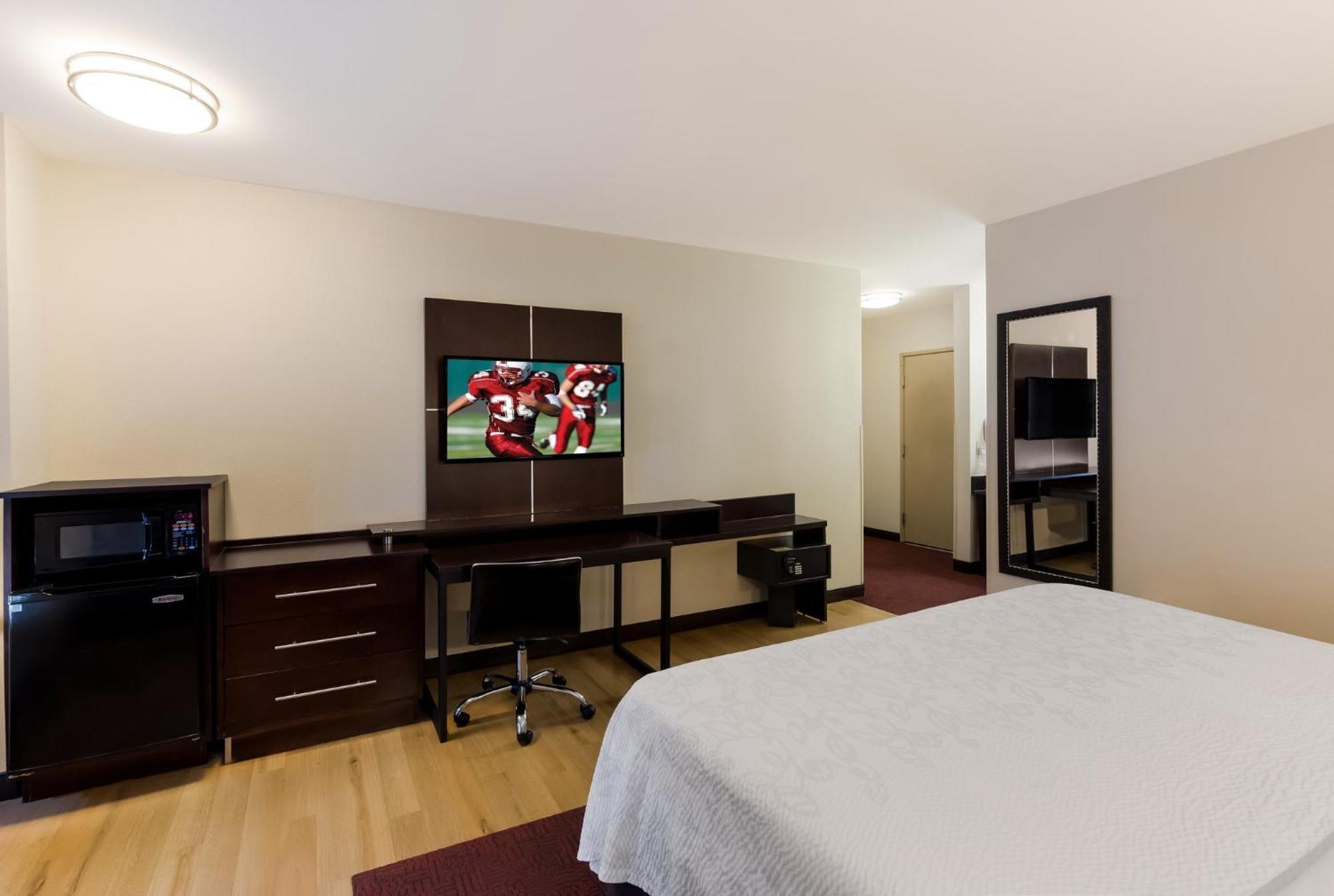 Hotel Red Roof Plus+ Downtown - Convention Center Columbus