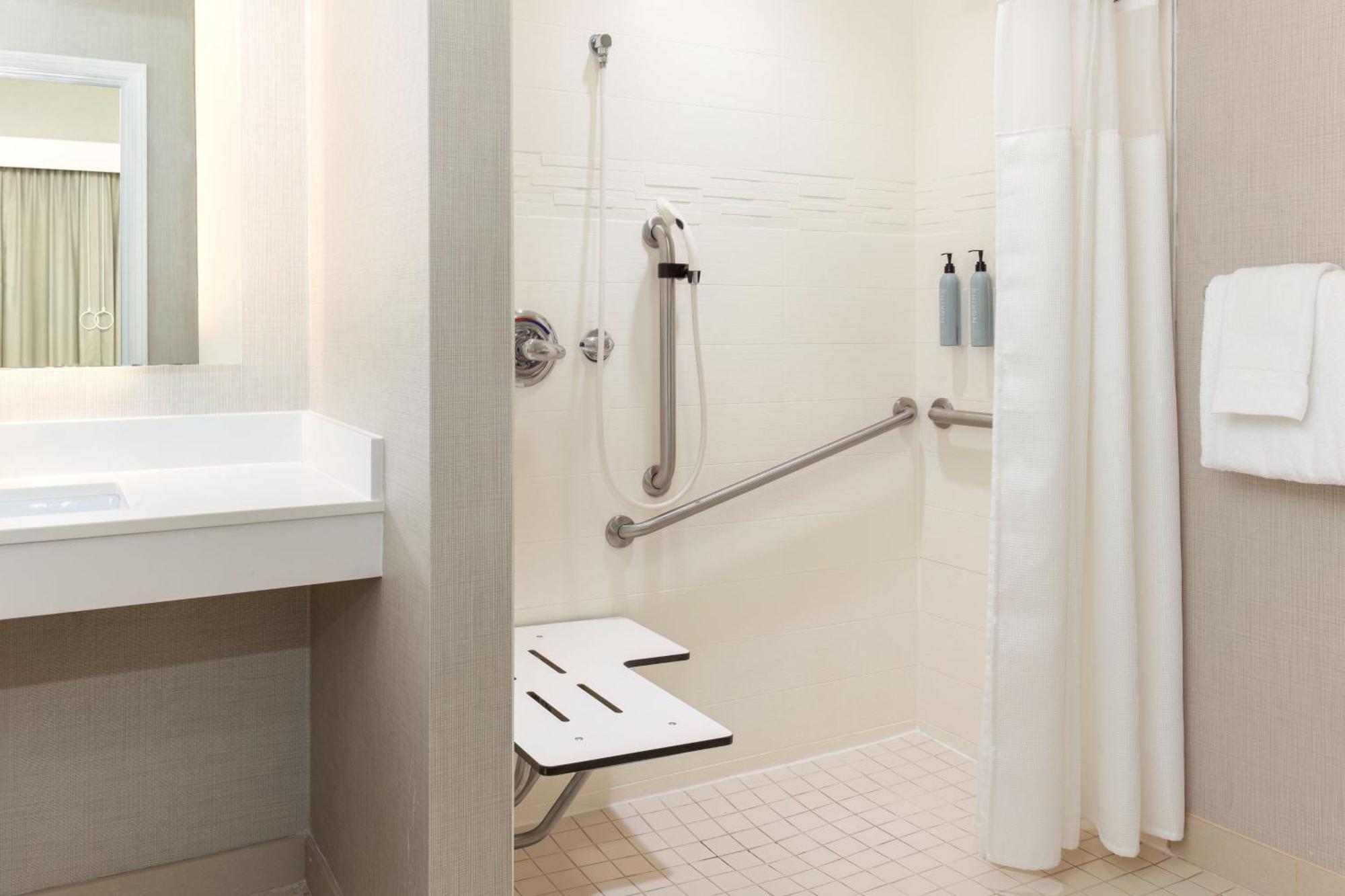 Hotel By Marriott Polaris 3*