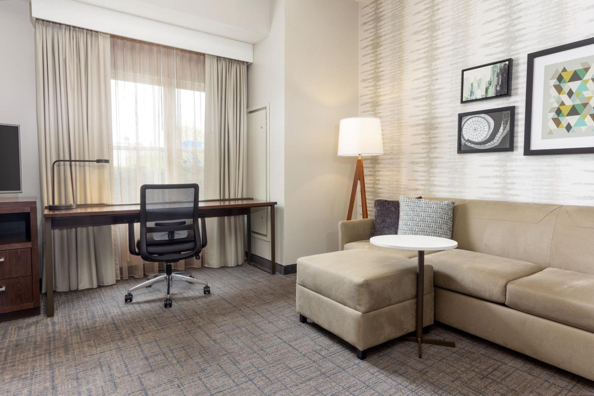 Hotel By Marriott Polaris 3*