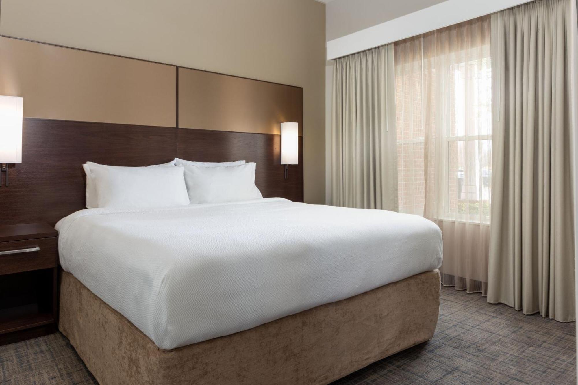 Hotel By Marriott Polaris 3*